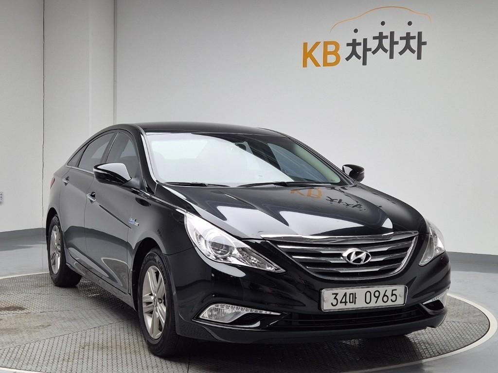 HYUNDAI Sonata - Vista 4
