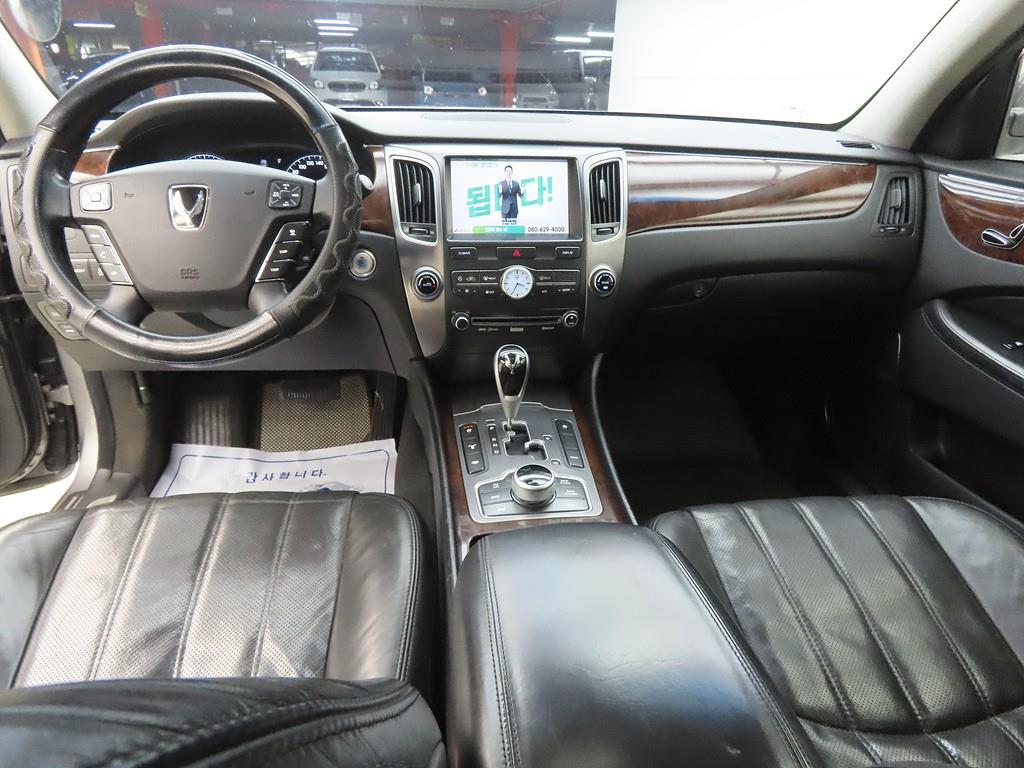 HYUNDAI Equus - Vista 7