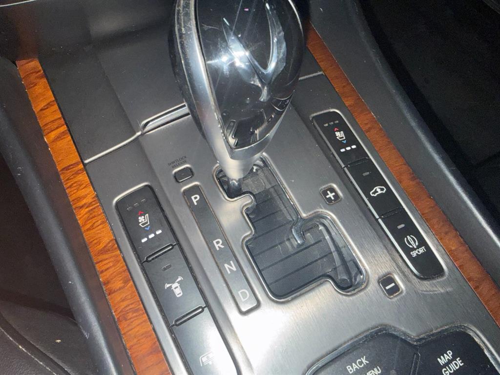 HYUNDAI Equus - Vista 9