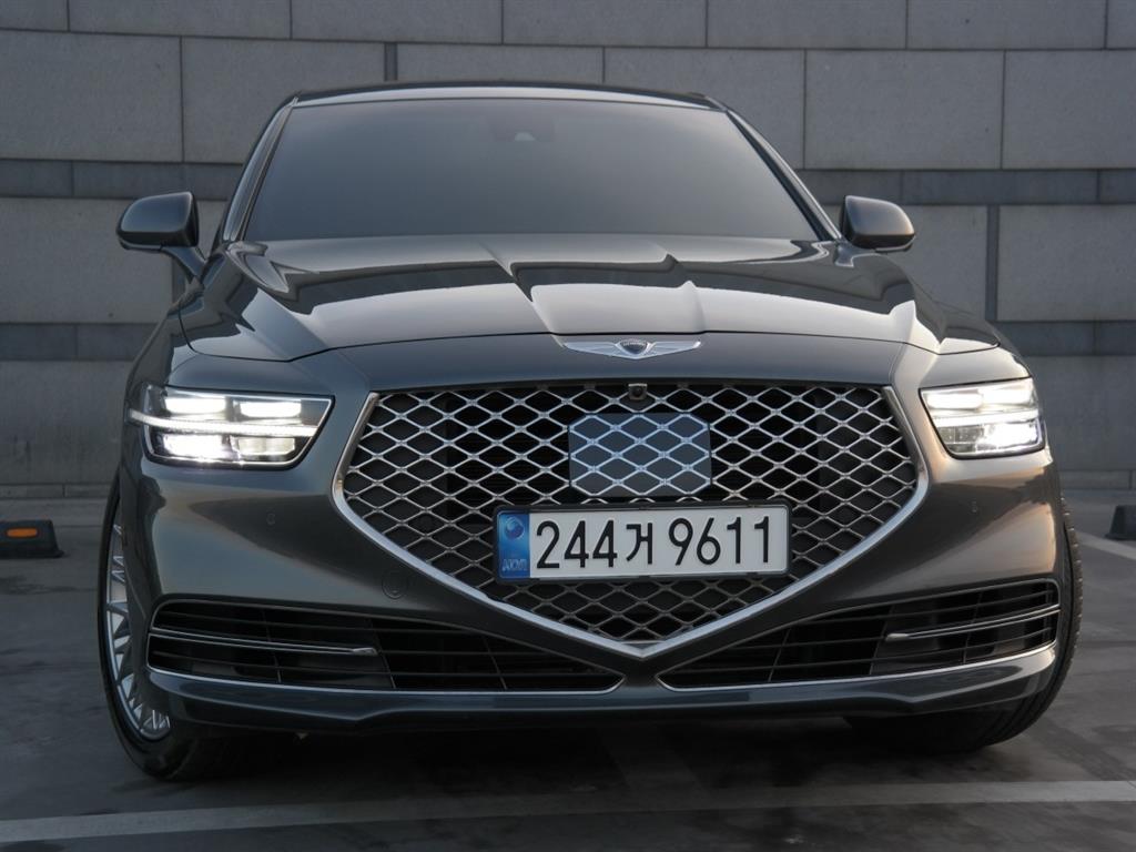 Genesis G90 - Vista 7