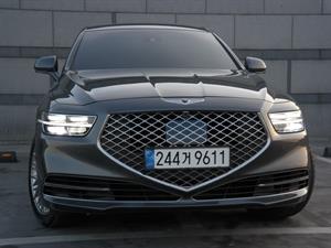 Genesis G90 - Vista 8