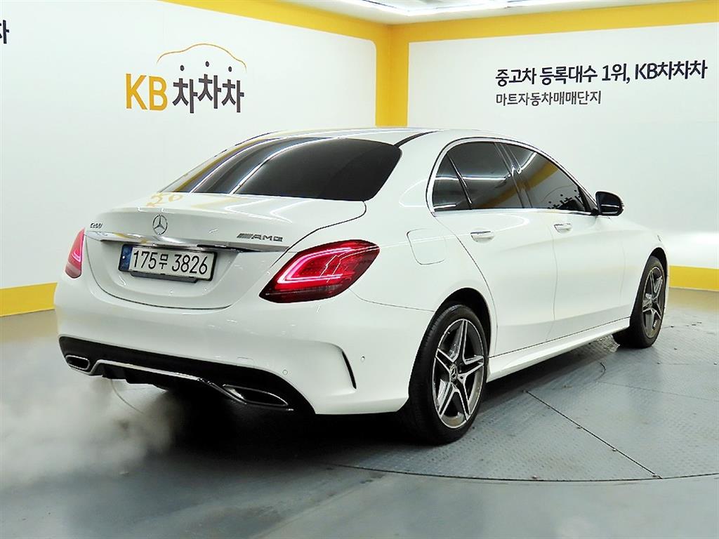 Mercedes Benz C Class - Vista 4