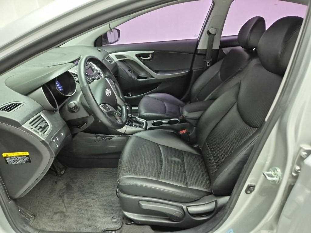 HYUNDAI Avante - Vista 11