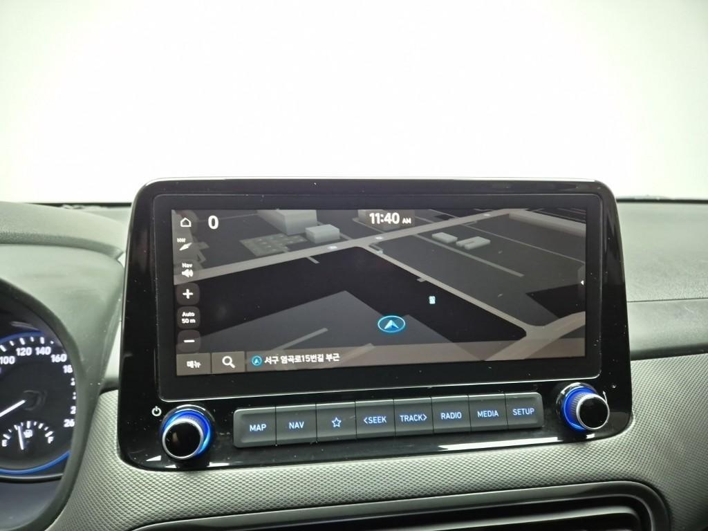 HYUNDAI Kona - Vista 10