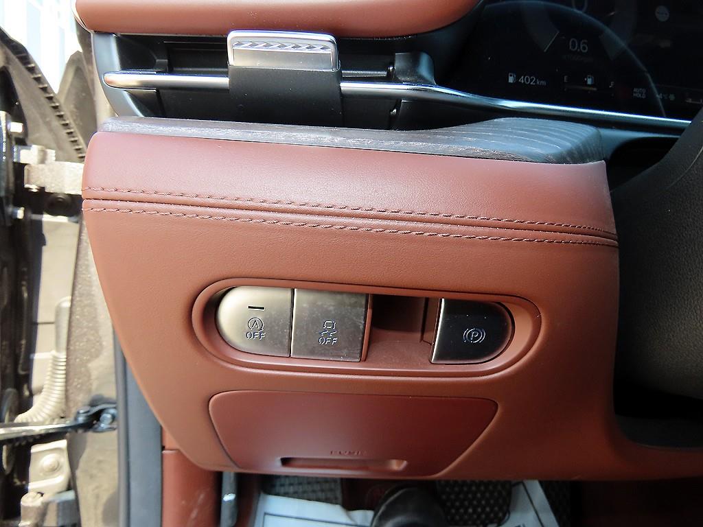 Genesis G90 - Vista 12