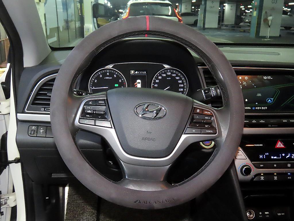 HYUNDAI Avante - Vista 8