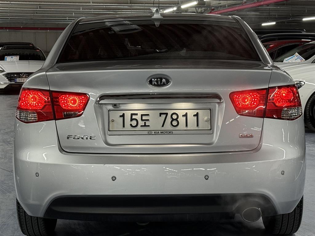 KIA Forte - Vista 4