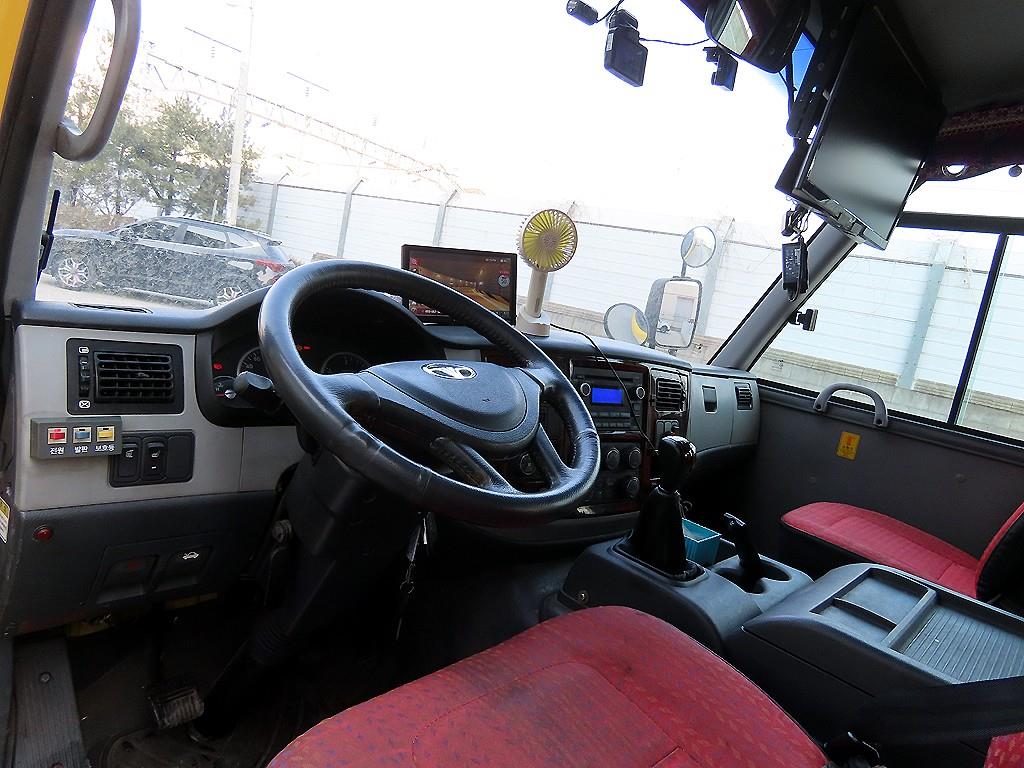 medium and large bus Medium Daewoo Bus - Vista 9