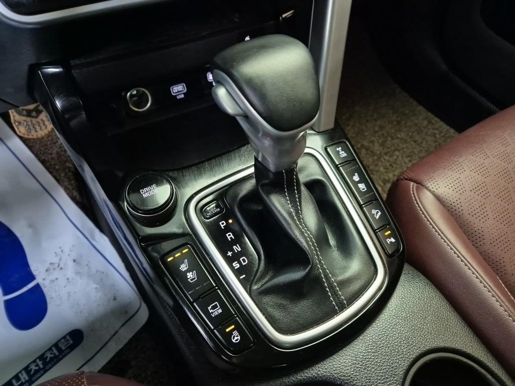 KIA Seltos - Vista 8