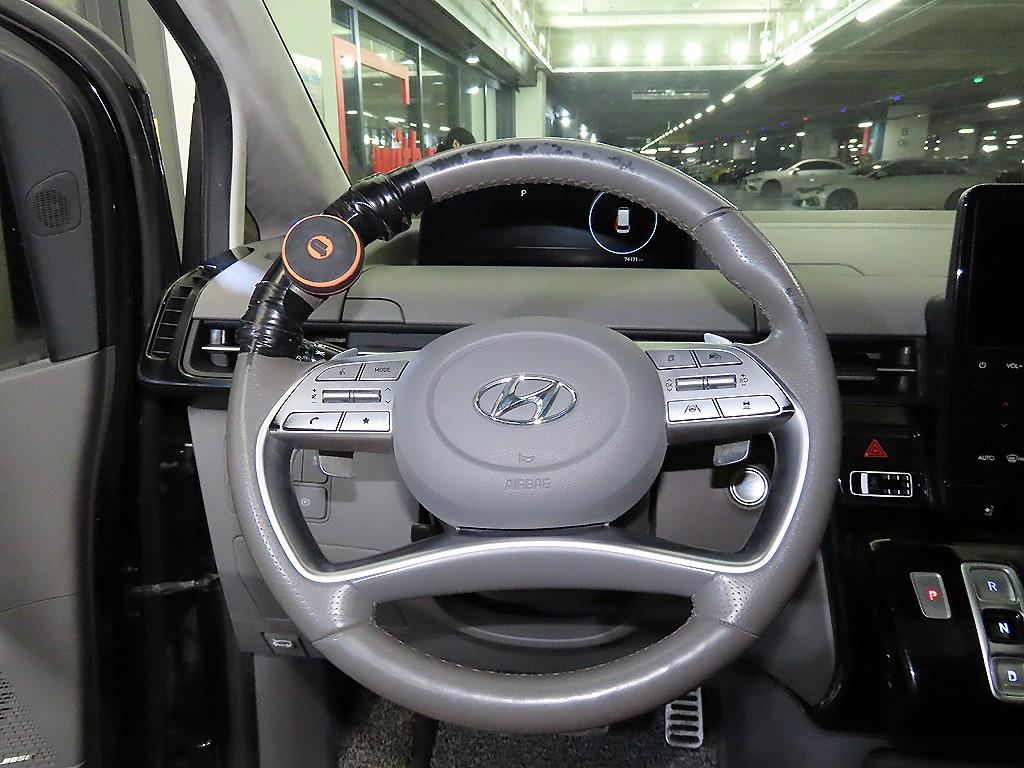 HYUNDAI Staria - Vista 8