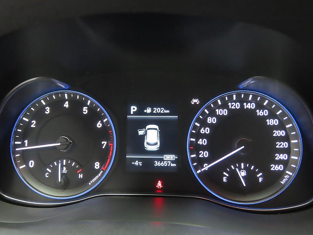 HYUNDAI Kona - Vista 11