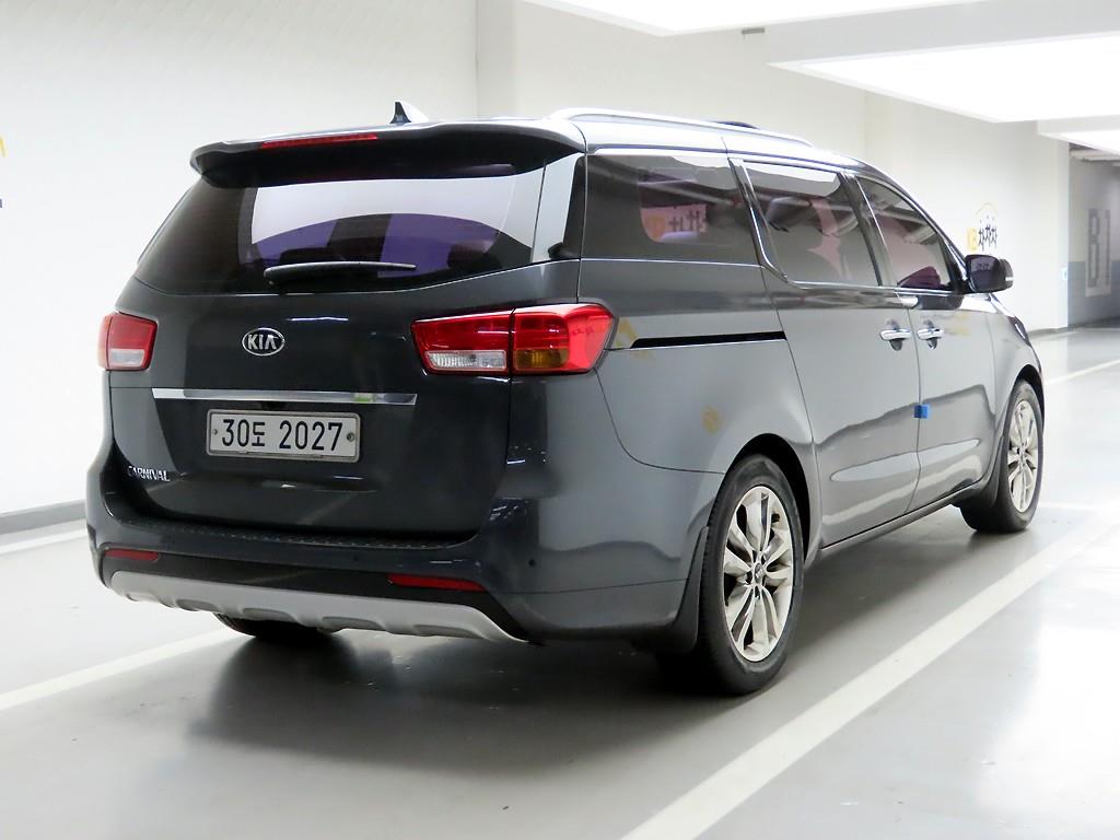 KIA Carnival - Vista 4
