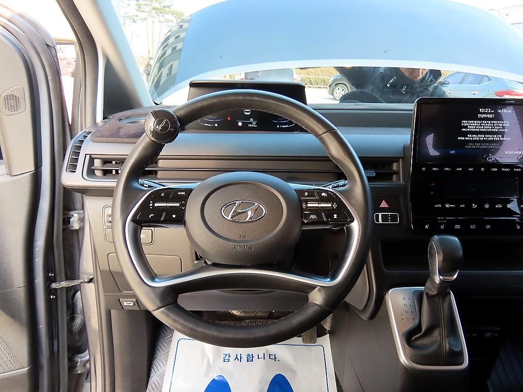 HYUNDAI Staria - Vista 8