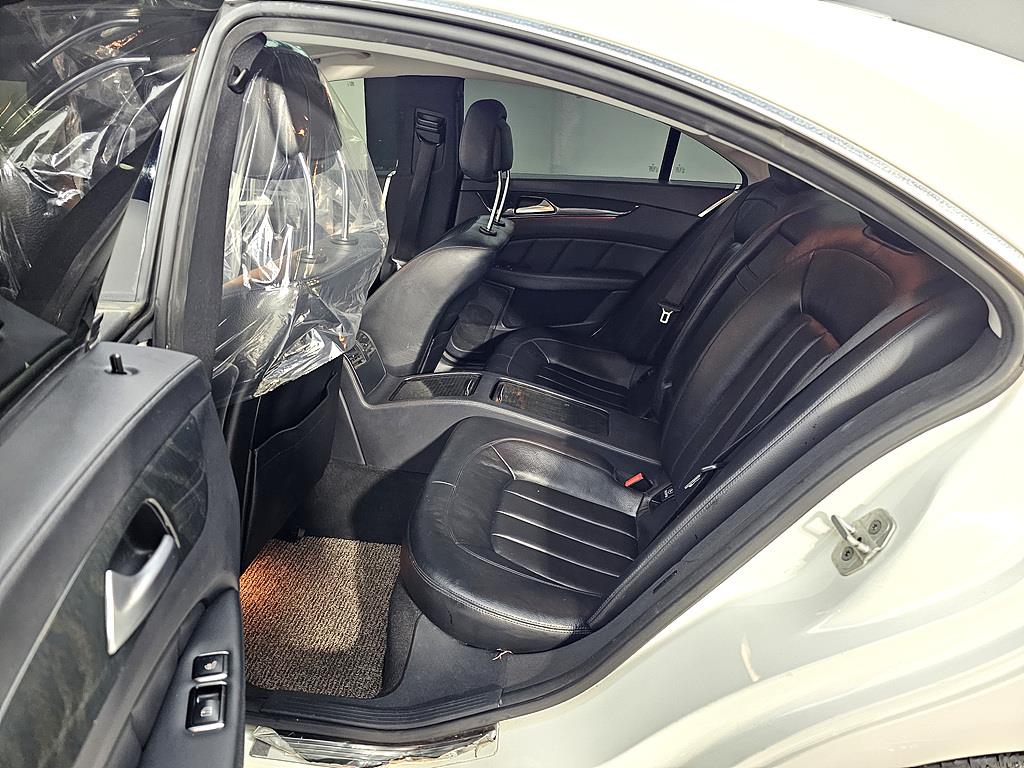 Mercedes Benz CLS Class - Vista 9