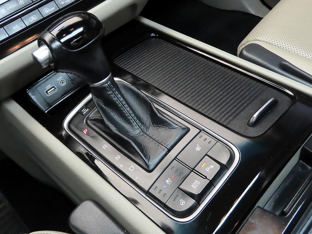 KIA Carnival - Vista 10