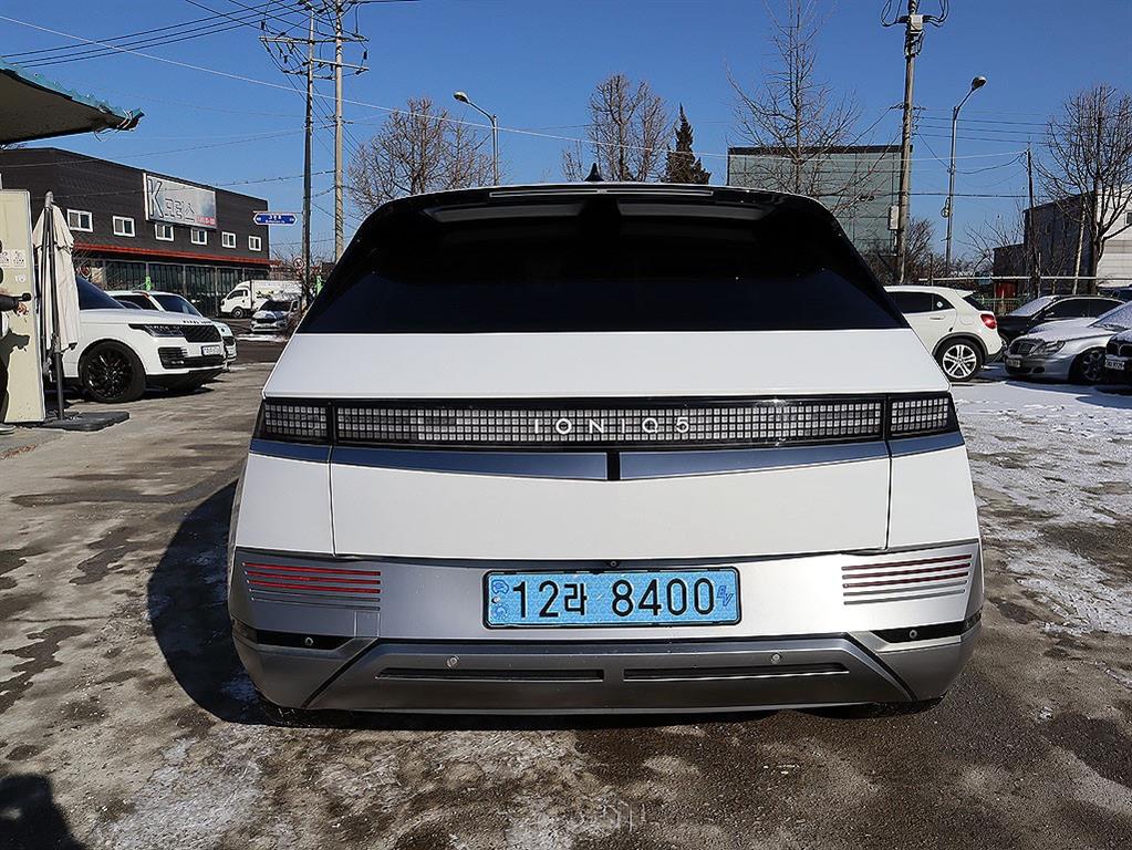 HYUNDAI Ioniq 5 - Vista 7