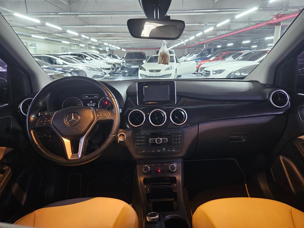 Mercedes Benz B Class (MY B) - Vista 7