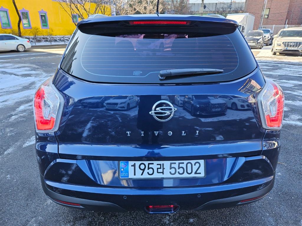 Ssangyong Tivoli - Vista 4