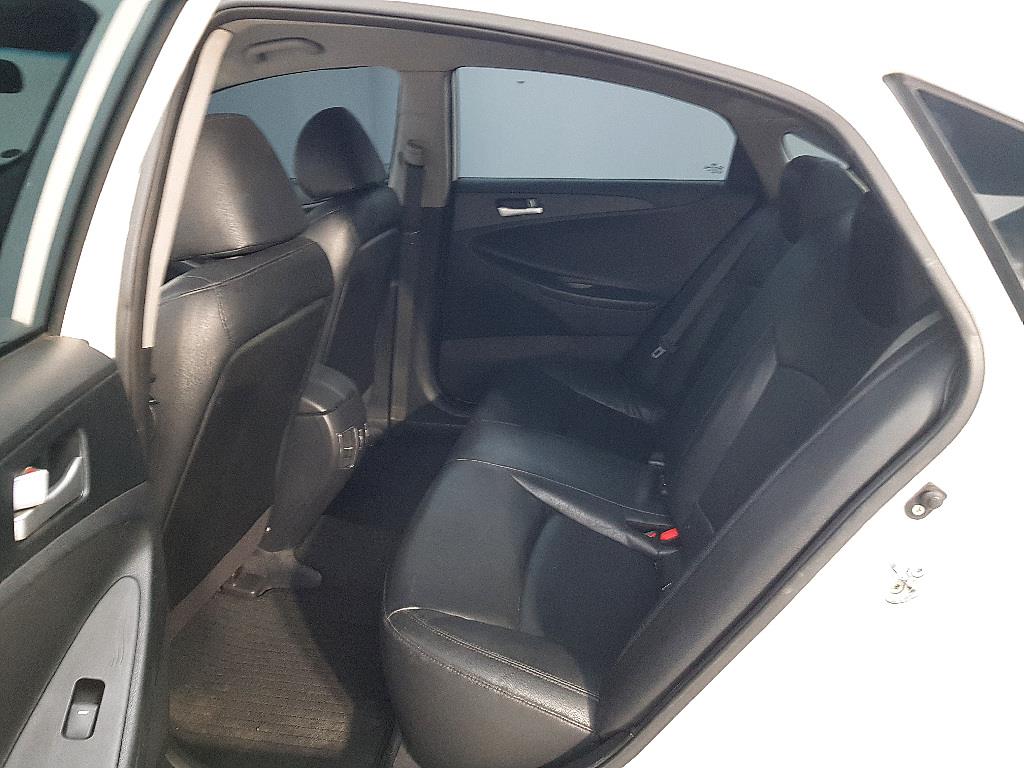 HYUNDAI Sonata - Vista 9