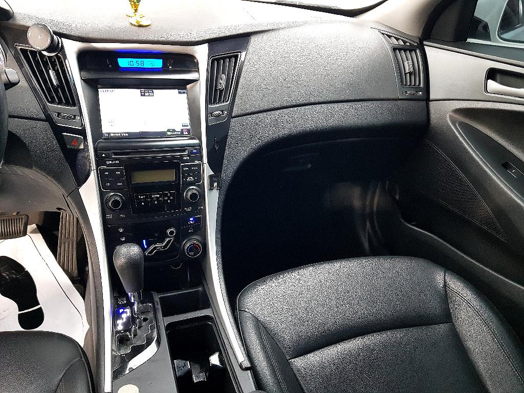 HYUNDAI Sonata - Vista 10