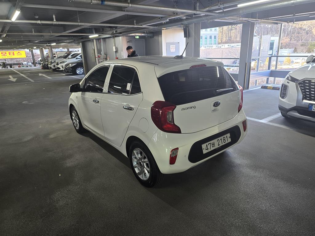 KIA Morning - Vista 5