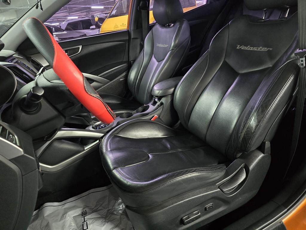 HYUNDAI Veloster - Vista 6