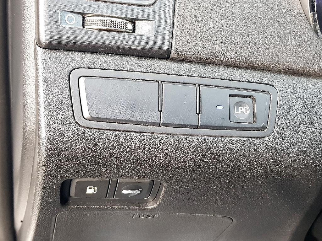 HYUNDAI Sonata - Vista 11