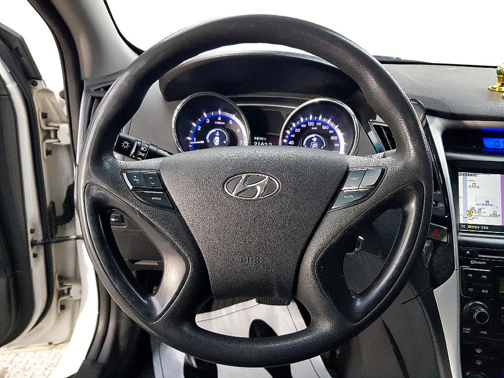 HYUNDAI Sonata - Vista 12
