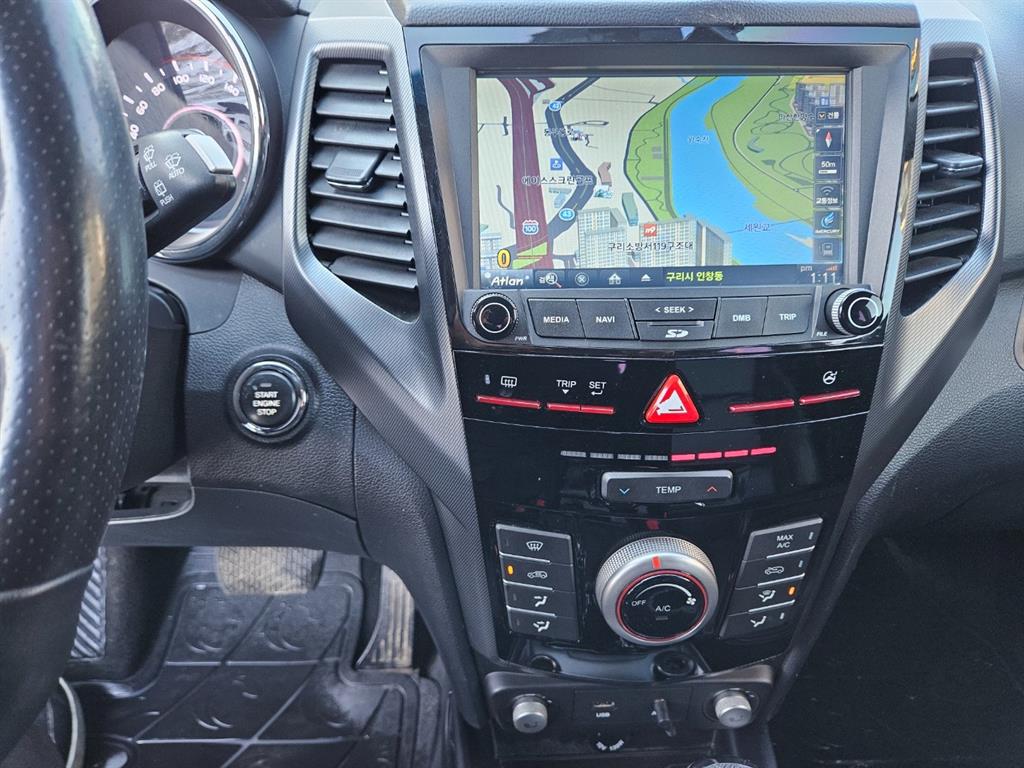 Ssangyong Tivoli - Vista 10