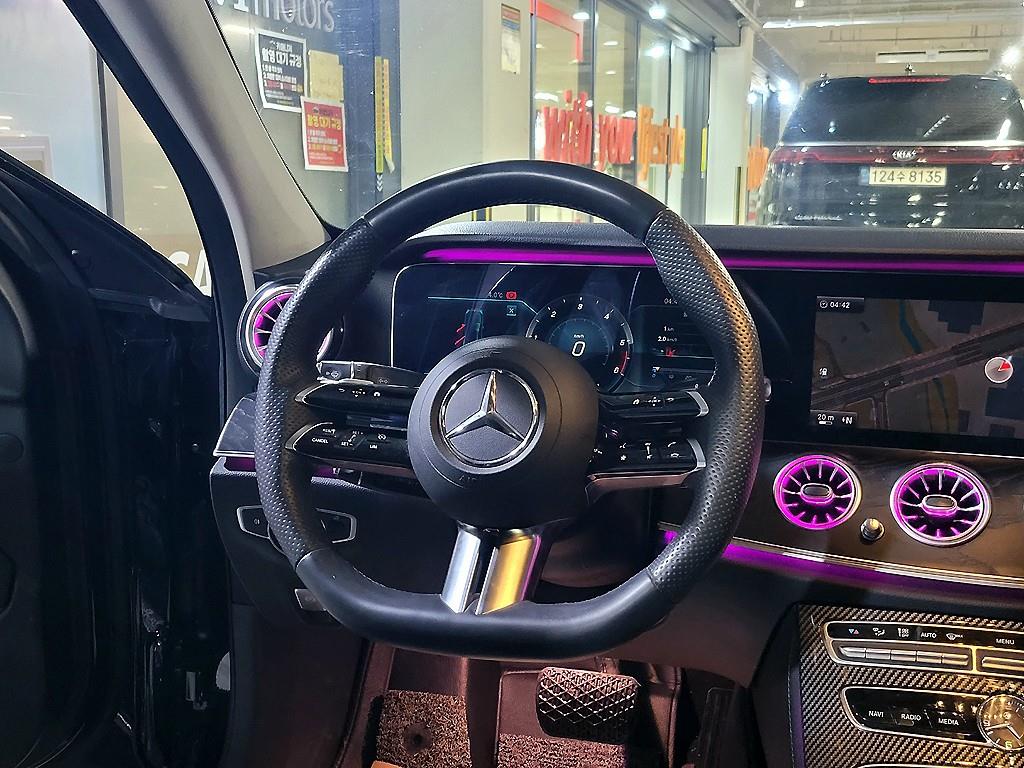 Mercedes Benz E class - Vista 9