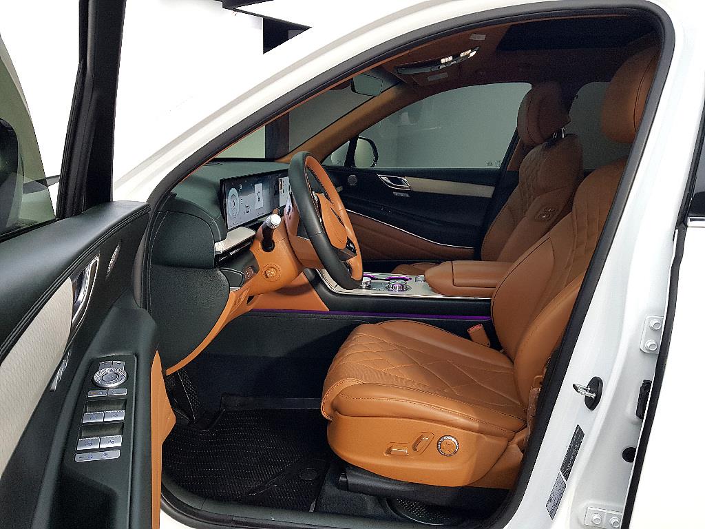 Genesis GV80 - Vista 8