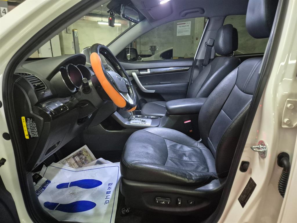 KIA Sorento - Vista 8