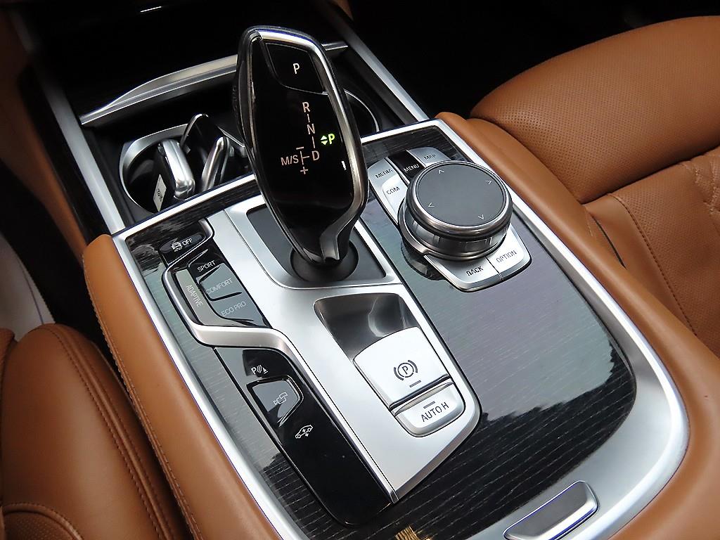 BMW 7 Series - Vista 11