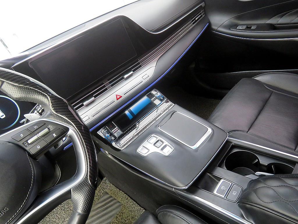 HYUNDAI Grandeur - Vista 11