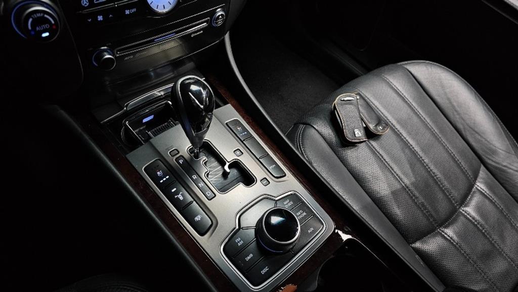 HYUNDAI Equus - Vista 8