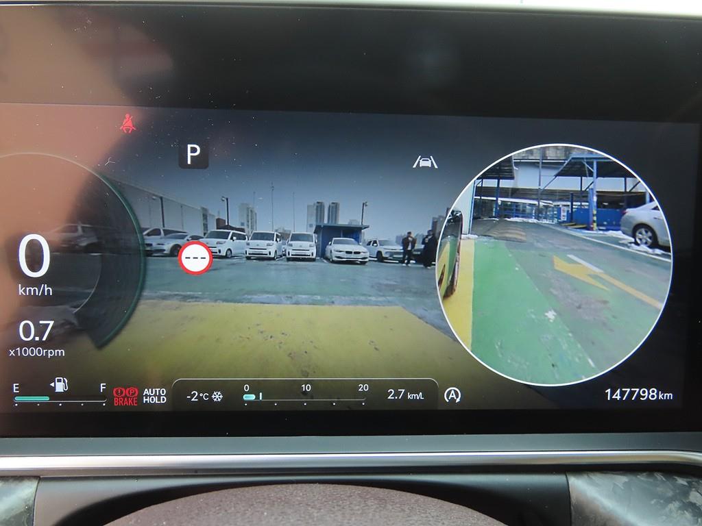 Genesis G90 - Vista 10