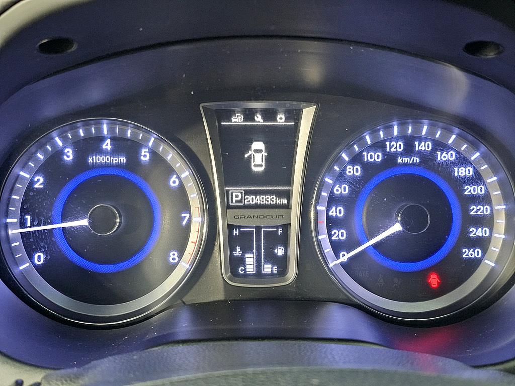 HYUNDAI Grandeur - Vista 7