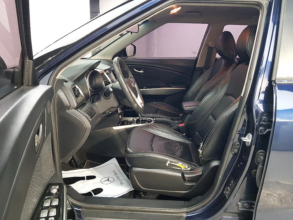 Ssangyong Tivoli - Vista 8