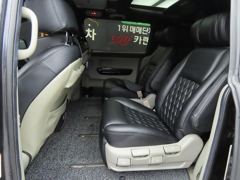 KIA Carnival - Vista 6