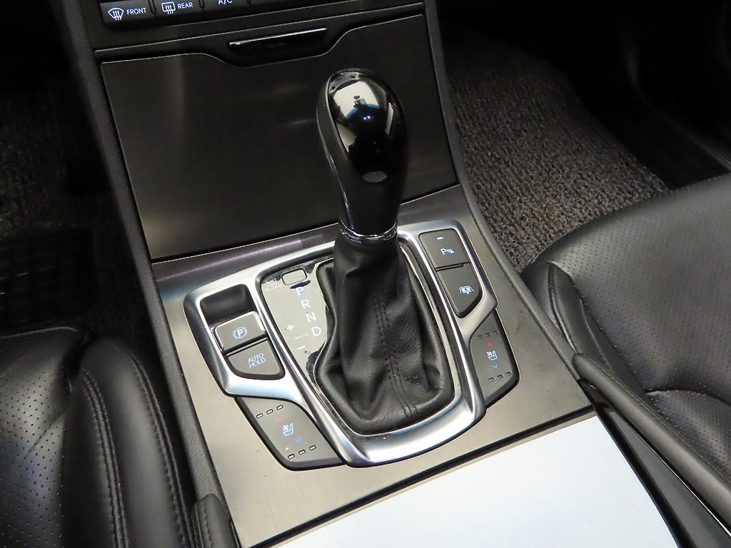 HYUNDAI Grandeur - Vista 11