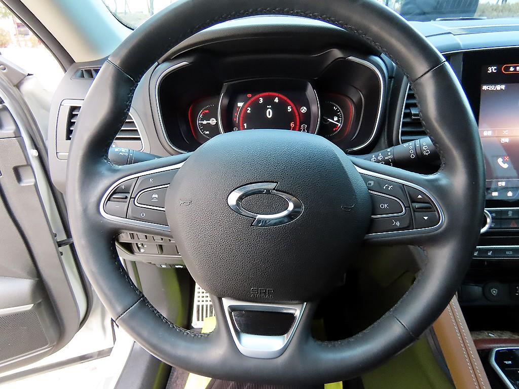 SAMSUNG QM6 - Vista 8