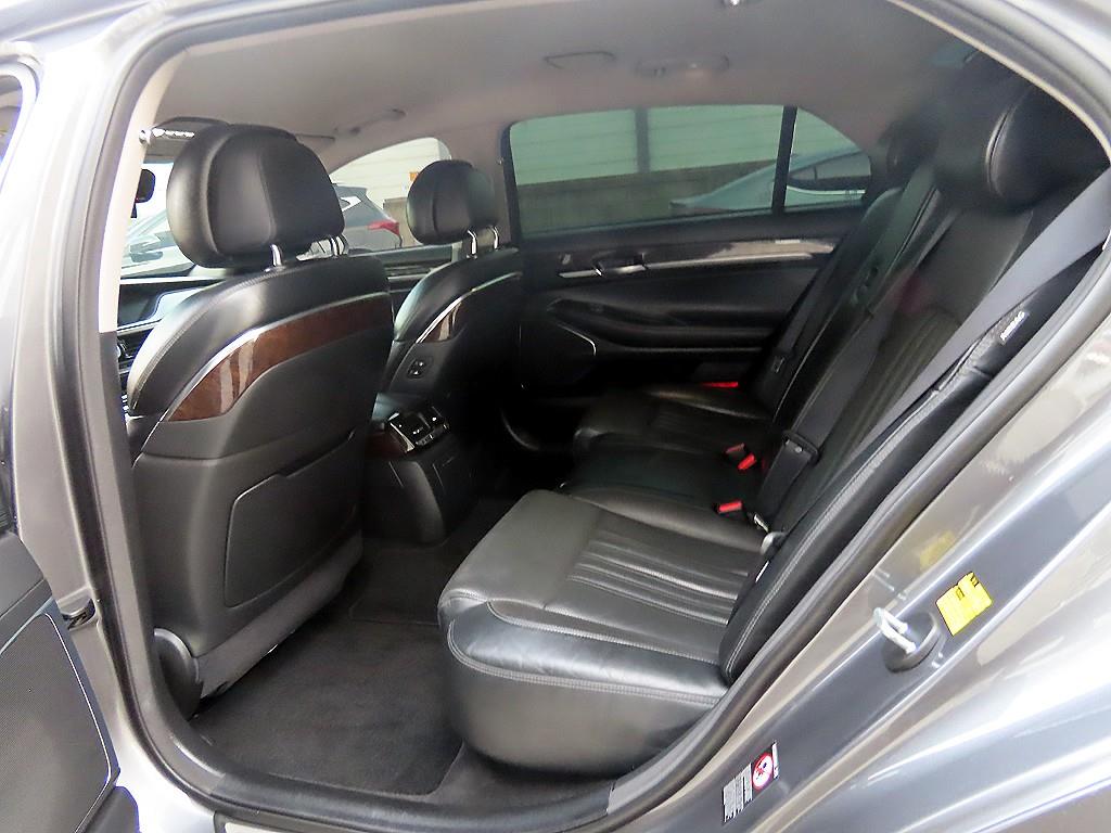 Genesis EQ900 - Vista 6