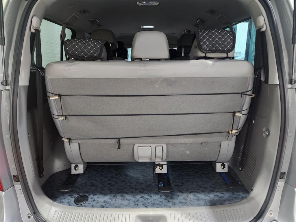 HYUNDAI Starex - Vista 4