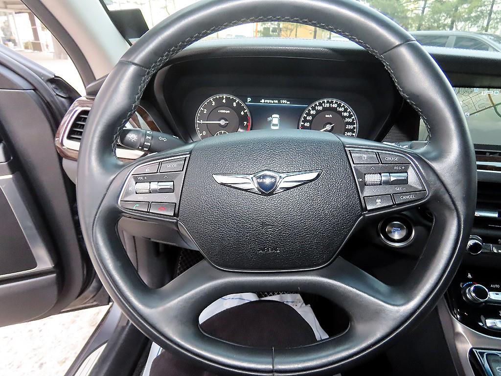 Genesis EQ900 - Vista 8