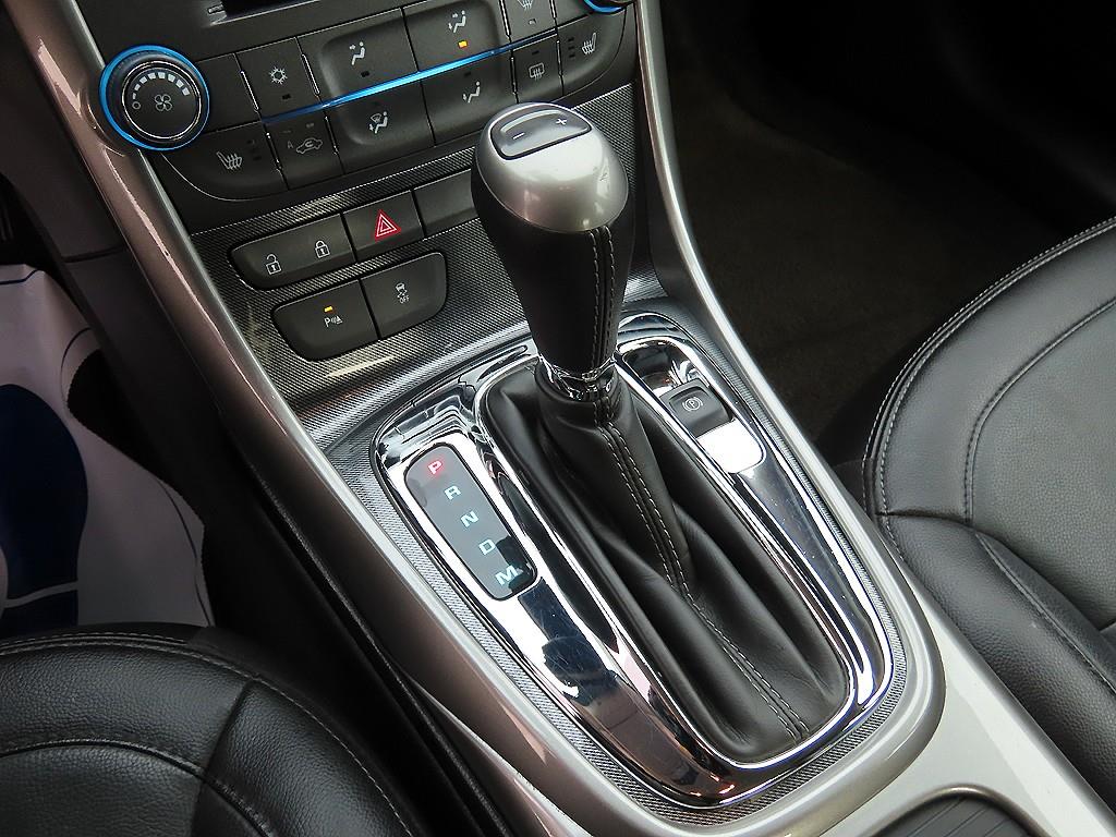 Chevrolet Malibu - Vista 10