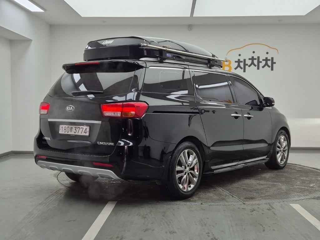KIA Carnival - Vista 4