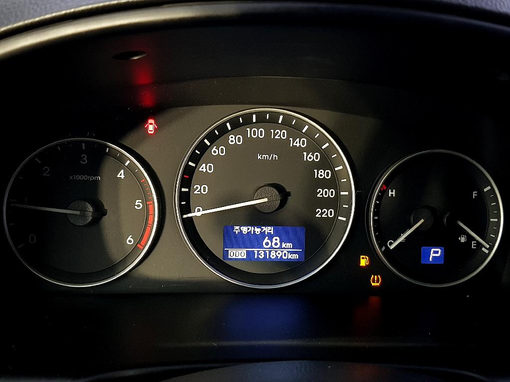 HYUNDAI Starex - Vista 7