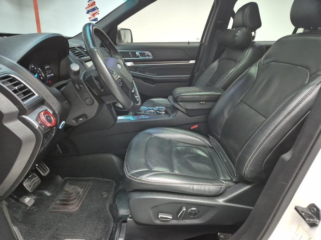 Ford Explorer - Vista 11