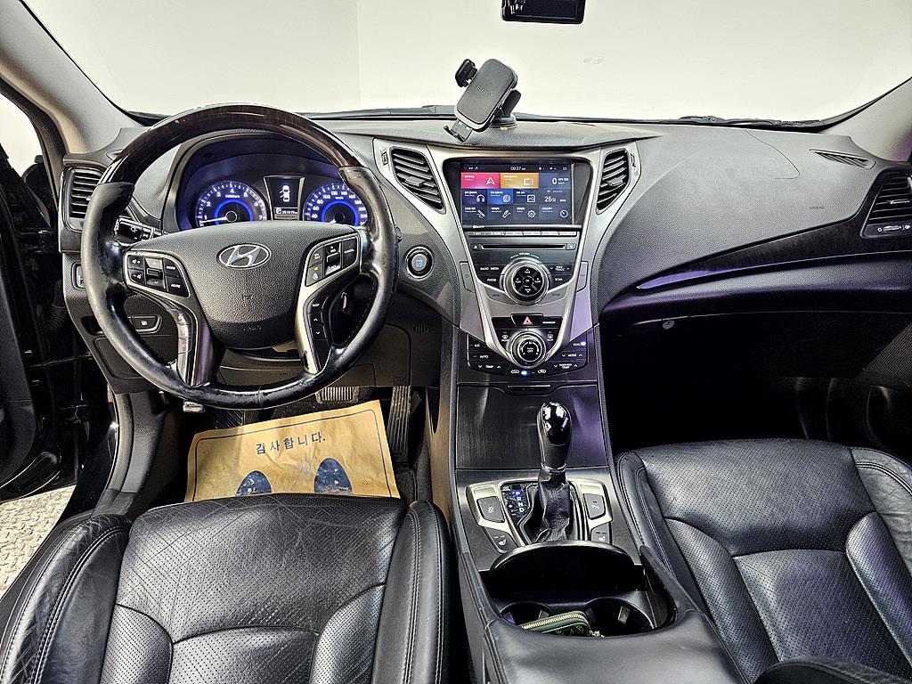 HYUNDAI Grandeur - Vista 5