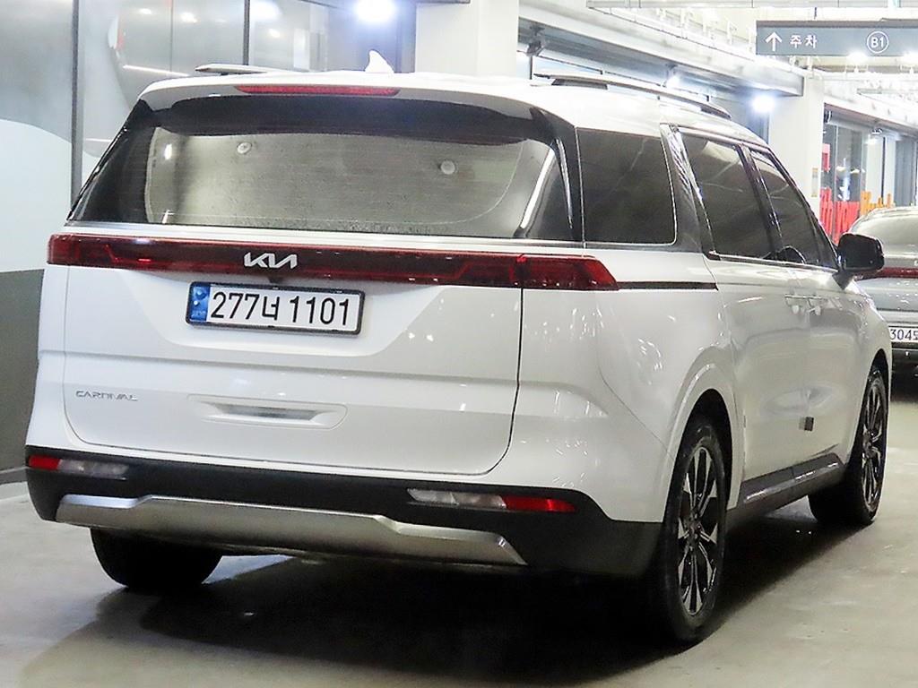 KIA Carnival - Vista 4